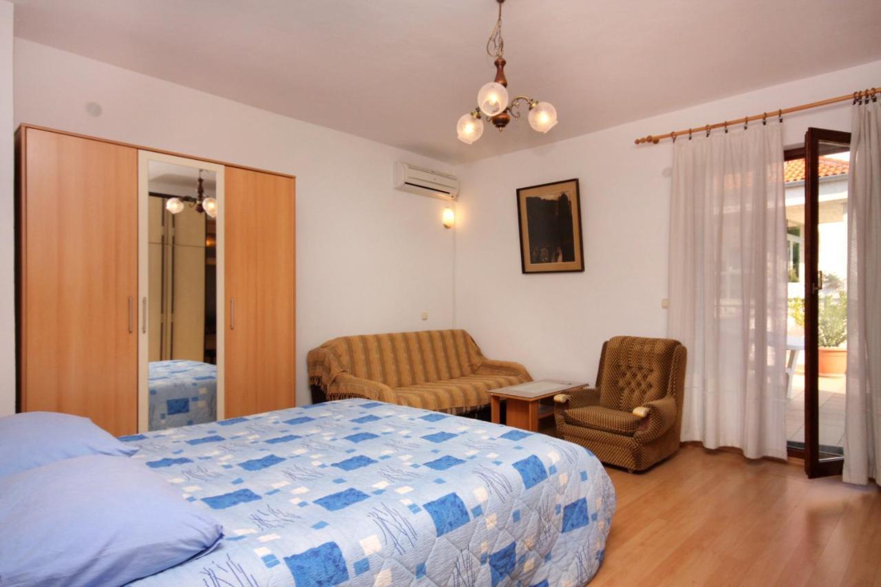 Apartment Vrbnik 5301B Εξωτερικό φωτογραφία